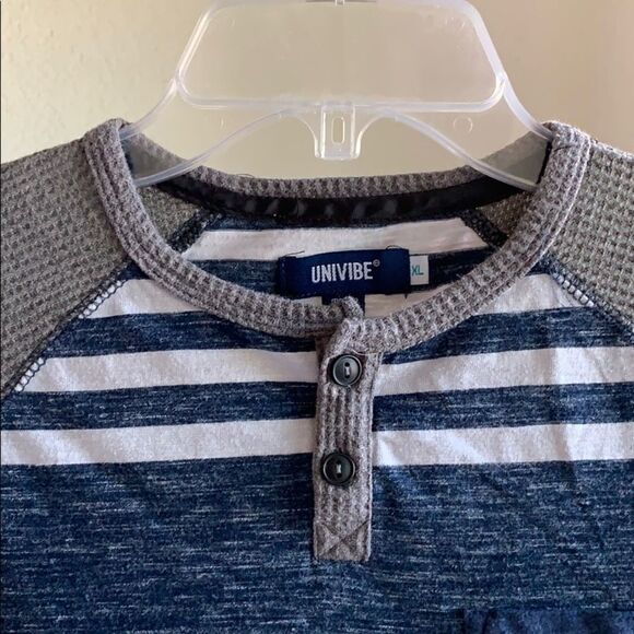 ❤️ UNIVIBE Striped Long sleeve Raglan Henley Size XL ❤️ - Picture 2 of 8